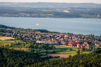 Vue aérienne de Quartier Litzelstetten in Konstanz dans le département Bade-Wurtemberg, Allemagne