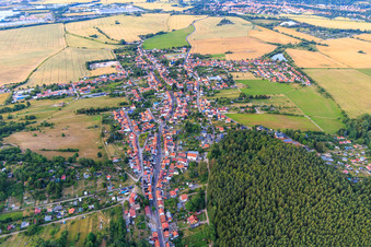 Vue aérienne de Vue de la ville depuis le sud-ouest à le quartier Gräfenhain in Ohrdruf dans le département Thuringe, Allemagne