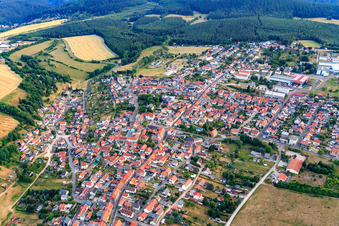 Vue aérienne de Du nord-est à Geschwenda dans le département Thuringe, Allemagne