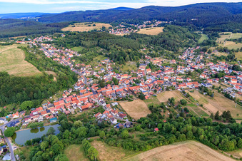 Vue aérienne de Quartier Geraberg in Geratal dans le département Thuringe, Allemagne