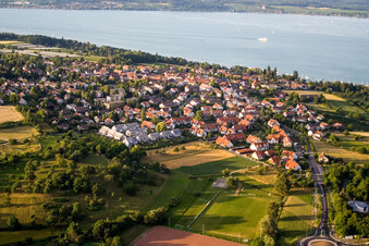 Vue aérienne de Quartier Litzelstetten in Konstanz dans le département Bade-Wurtemberg, Allemagne