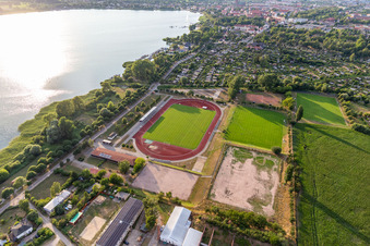 Vue aérienne de Uckerstadion sur l'Uckersee à Prenzlau dans le département Brandebourg, Allemagne