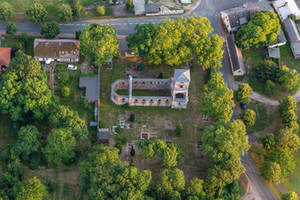 Vue aérienne de Ruines de l'église à le quartier Flieth in Flieth-Stegelitz dans le département Brandebourg, Allemagne