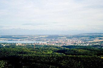 Vue aérienne de Kreuzlingen à le quartier Petershausen in Konstanz dans le département Bade-Wurtemberg, Allemagne
