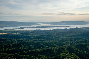 Vue aérienne de Lac de Constance, île Reichenau à Reichenau dans le département Bade-Wurtemberg, Allemagne