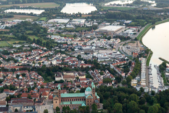 Vue aérienne de Cathédrale à Speyer dans le département Rhénanie-Palatinat, Allemagne