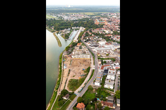 Vue aérienne de Chantier de construction du projet de construction de logements et de bâtiments commerciaux sur la rive du Rhin de Spire : Alte Ziegelei / Franz-Kirmeier-Straße à Speyer dans le département Rhénanie-Palatinat, Allemagne