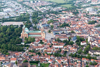 Vue aérienne de Cathédrale à Speyer dans le département Rhénanie-Palatinat, Allemagne