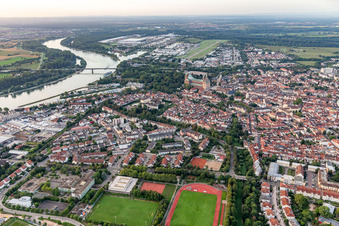 Vue aérienne de Barrage de Donkey depuis le nord à Speyer dans le département Rhénanie-Palatinat, Allemagne