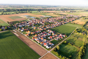 Vue aérienne de Böbingen dans le département Rhénanie-Palatinat, Allemagne