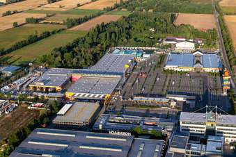 Vue aérienne de Magasin de bricolage HORNBACH Bornheim dans la zone industrielle Bornheim à Bornheim dans le département Rhénanie-Palatinat, Allemagne
