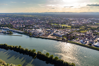 Photographie aérienne de Chantier de construction du projet de construction de logements et de bâtiments commerciaux sur la rive du Rhin de Spire : Alte Ziegelei / Franz-Kirmeier-Straße à Speyer dans le département Rhénanie-Palatinat, Allemagne