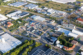 Vue aérienne de Jürgen Heck Automobile à Offenbach an der Queich dans le département Rhénanie-Palatinat, Allemagne