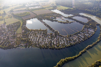 Vue aérienne de Adriatique bleue à Altrip dans le département Rhénanie-Palatinat, Allemagne