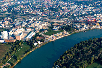 Vue aérienne de ICL Allemagne à le quartier Rheingönheim in Ludwigshafen am Rhein dans le département Rhénanie-Palatinat, Allemagne