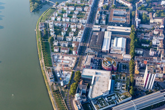Vue aérienne de Vivre au bord de la rivière, Rheinschanzenpromenade à le quartier Süd in Ludwigshafen am Rhein dans le département Rhénanie-Palatinat, Allemagne