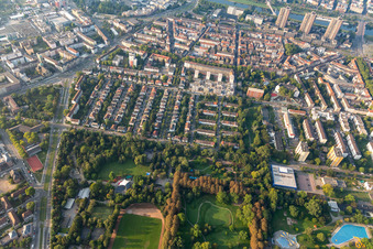 Vue aérienne de Herzogenriedpark, Neckarstadt Est à le quartier Neckarstadt-Ost in Mannheim dans le département Bade-Wurtemberg, Allemagne
