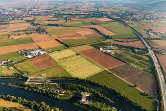 Vue aérienne de Écluse du Neckar Dossenheim à Dossenheim dans le département Bade-Wurtemberg, Allemagne