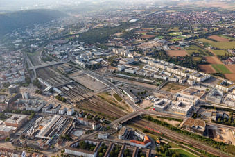 Vue aérienne de Le plus récent quartier de Heidelberg sur le site de l'ancienne gare de marchandises au sud de la gare principale à le quartier Bahnstadt in Heidelberg dans le département Bade-Wurtemberg, Allemagne