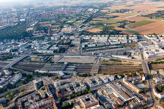 Vue aérienne de Gare centrale à le quartier Bergheim in Heidelberg dans le département Bade-Wurtemberg, Allemagne