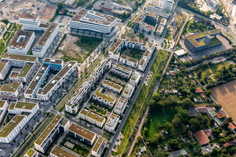 Photographie aérienne de Quartier résidentiel du complexe d'immeubles sur Marie-Baum-Straße - Green Mile - Eppelheimer Straße à le quartier Bahnstadt in Heidelberg dans le département Bade-Wurtemberg, Allemagne