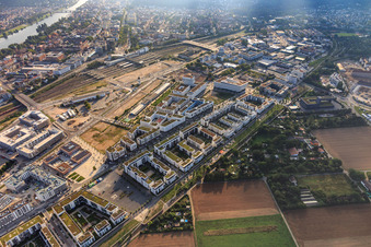 Vue aérienne de Vue d'ensemble du quartier, y compris le chantier du parc industriel d'Europaplatz et du Max-Planck-Ring. à le quartier Bahnstadt in Heidelberg dans le département Bade-Wurtemberg, Allemagne