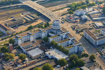 Vue aérienne de Jobcenter Rhein-Neckar-Kreis à Czernyring et InnovationLab GmbH à Speyerer Straße à le quartier Bahnstadt in Heidelberg dans le département Bade-Wurtemberg, Allemagne