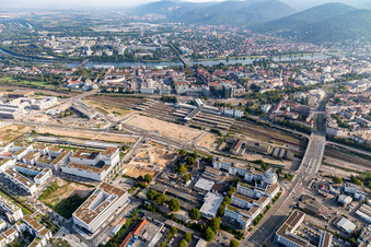 Photographie aérienne de Gare centrale à le quartier Weststadt in Heidelberg dans le département Bade-Wurtemberg, Allemagne