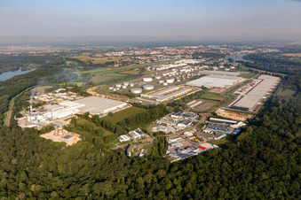 Vue aérienne de DHL, Mercedes-Benz à Speyer dans le département Rhénanie-Palatinat, Allemagne