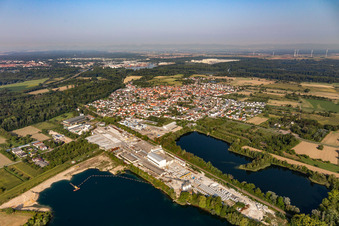 Vue aérienne de Centrale à béton entre Schäfersee et Vettersee à le quartier Rheinsheim in Philippsburg dans le département Bade-Wurtemberg, Allemagne