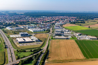 Vue d'oiseau de Zone industrielle Nord à Rülzheim dans le département Rhénanie-Palatinat, Allemagne
