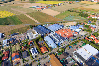 Image drone de Dans la zone industrielle de Gereut, HGGS LaserCUT GmbH & Co. KG à Hatzenbühl dans le département Rhénanie-Palatinat, Allemagne
