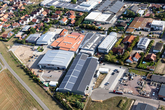 Vue aérienne de Dans la zone industrielle de Gereut, HGGS LaserCUT GmbH & Co. KG à Hatzenbühl dans le département Rhénanie-Palatinat, Allemagne