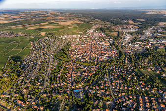 Vue d'oiseau de Wissembourg dans le département Bas Rhin, France