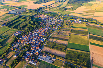 Photographie aérienne de Vue du village depuis l'ouest à Winden dans le département Rhénanie-Palatinat, Allemagne
