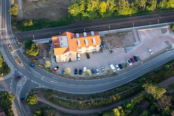 Vue aérienne de Ensemble immobilier de l'Hôtel-Restaurant zum Bahnhof 1894 Rohrbach à Rohrbach dans le département Rhénanie-Palatinat, Allemagne