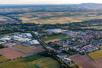 Vue d'oiseau de Rohrbach dans le département Rhénanie-Palatinat, Allemagne
