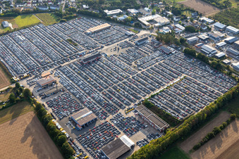 Vue aérienne de Autokontor Bavaria à le quartier Kilianstädten in Schöneck dans le département Hesse, Allemagne