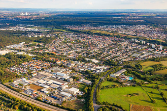 Vue aérienne de Quartier Dörnigheim in Maintal dans le département Hesse, Allemagne