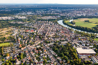 Vue aérienne de Les rives du Main dans le district de Bürgel à le quartier Offenbach-Bürgel in Offenbach am Main dans le département Hesse, Allemagne