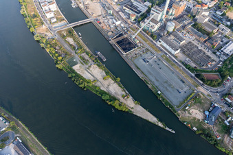 Île du port à le quartier Hafen in Offenbach am Main dans le département Hesse, Allemagne depuis l'avion
