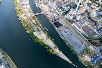 Vue d'oiseau de Île du port à le quartier Hafen in Offenbach am Main dans le département Hesse, Allemagne