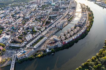 Île du port à le quartier Hafen in Offenbach am Main dans le département Hesse, Allemagne vue du ciel