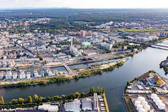 Image drone de Île portuaire à le quartier Hafen in Offenbach am Main dans le département Hesse, Allemagne