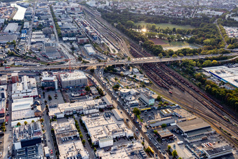 Vue aérienne de Gare de triage et gare de marchandises de la Deutsche Bahn à Francfort-Ostend à le quartier Ostend in Frankfurt am Main dans le département Hesse, Allemagne