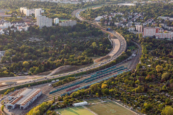 Vue aérienne de Site du dépôt Est du VGF à le quartier Seckbach in Frankfurt am Main dans le département Hesse, Allemagne