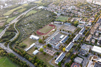 Vue aérienne de TSG 1957 Frankfurter Berg à le quartier Preungesheim in Frankfurt am Main dans le département Hesse, Allemagne