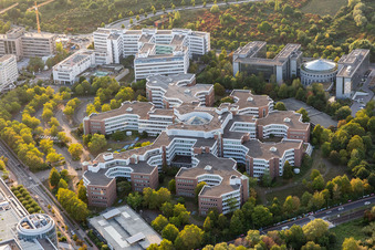 Vue aérienne de Bâtiment administratif de la société de la République fédérale d'Allemagne - Finanzagentur GmbH - également appelé Lurgihaus dans le quartier de Heddernheim à le quartier Niederursel in Frankfurt am Main dans le département Hesse, Allemagne