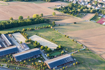 Vue aérienne de Centre équestre Kautenhof à le quartier Kalbach-Riedberg in Frankfurt am Main dans le département Hesse, Allemagne
