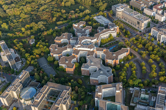 Vue aérienne de Bâtiment administratif de la société de la République fédérale d'Allemagne - Finanzagentur GmbH - également appelé Lurgihaus dans le quartier de Heddernheim à le quartier Niederursel in Frankfurt am Main dans le département Hesse, Allemagne
